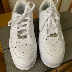 nike sage low air force 1s white